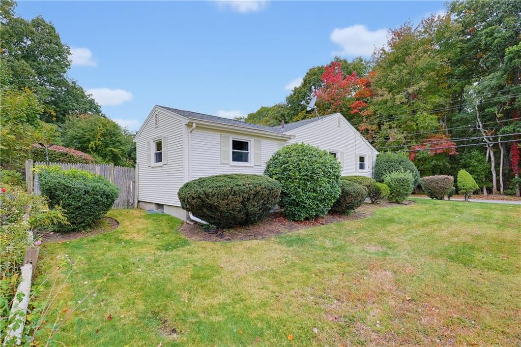 Single Family Residence at 161 Rounds Avenue, East Providence, photo 44 of 44
