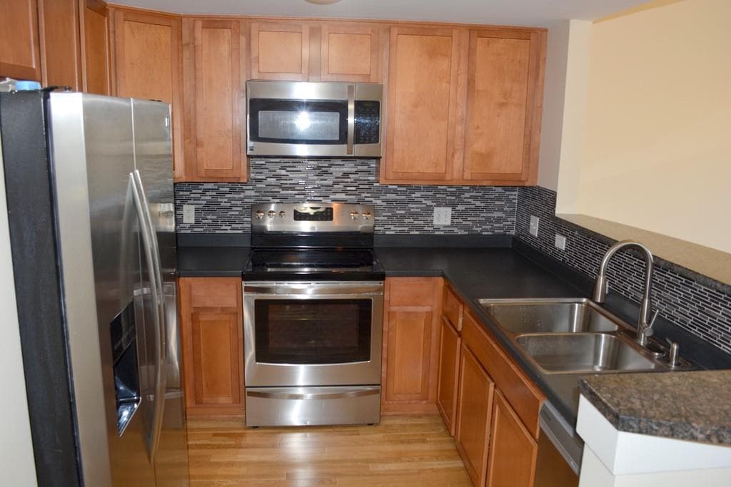 Condominium at 231 Douglas Avenue UNIT 10, Providence, photo 2 of 18
