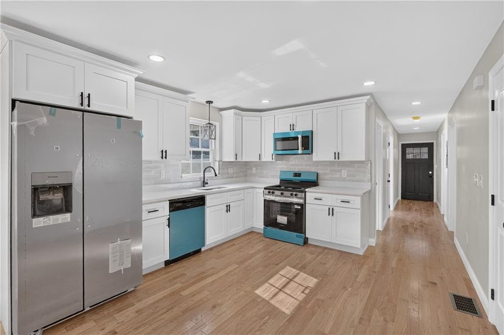 Multi Family at 91 Terrace Avenue, Providence, photo 8 of 48