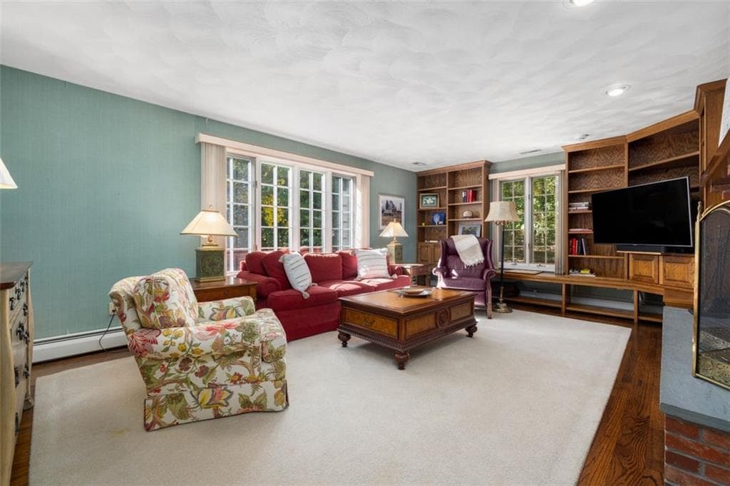 Single Family Residence at 5 Cartier Court, East Greenwich, photo 5 of 44