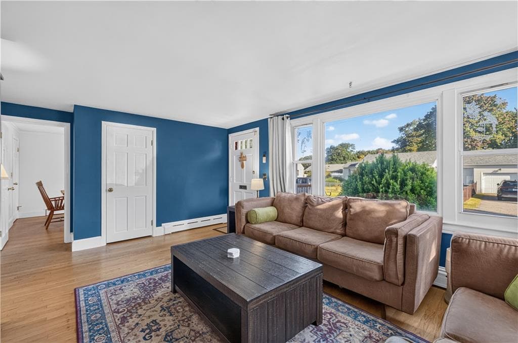 Single Family Residence at 202 Massachusetts Avenue, Warwick, photo 12 of 43