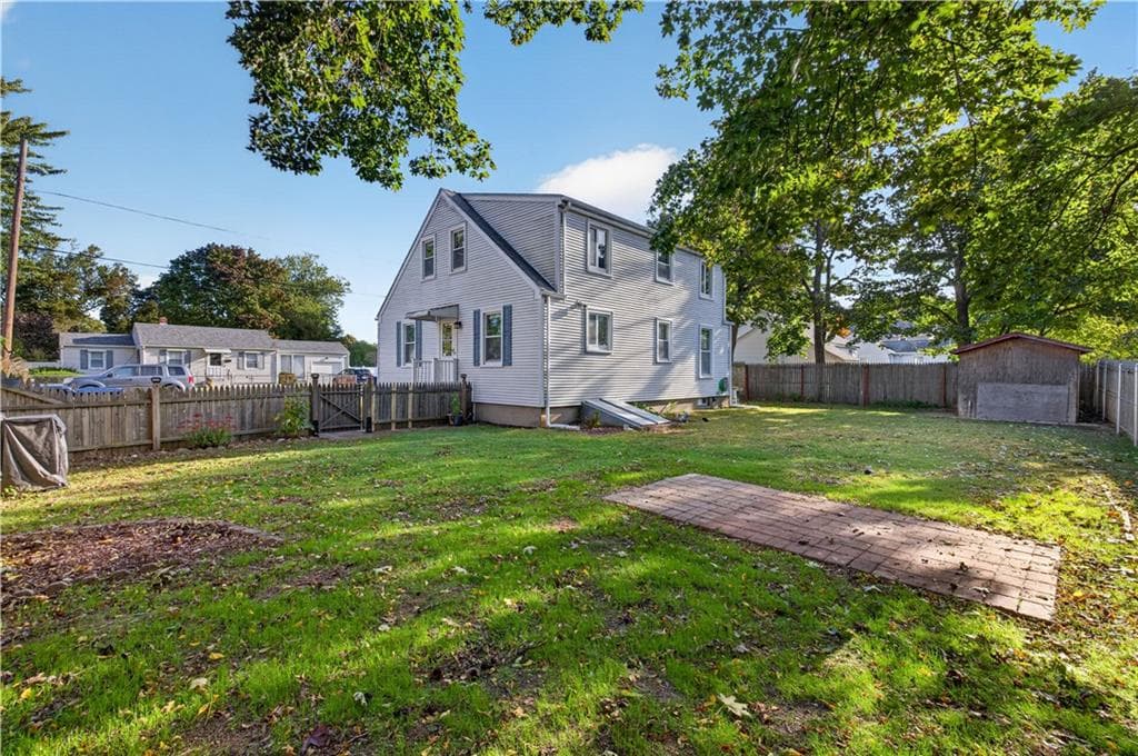 Single Family Residence at 202 Massachusetts Avenue, Warwick, photo 7 of 43