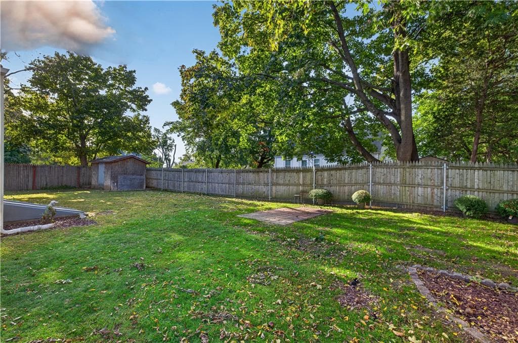 Single Family Residence at 202 Massachusetts Avenue, Warwick, photo 10 of 43