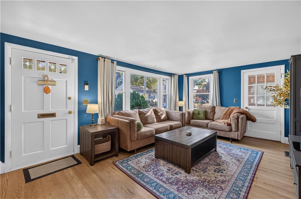 Single Family Residence at 202 Massachusetts Avenue, Warwick, photo 11 of 43