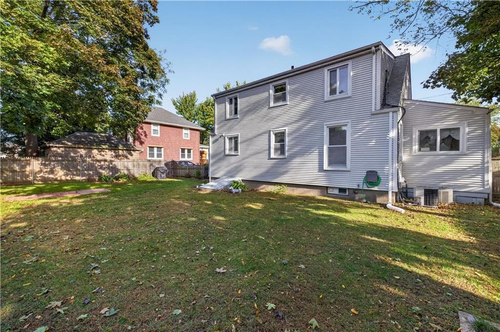 Single Family Residence at 202 Massachusetts Avenue, Warwick, photo 8 of 43