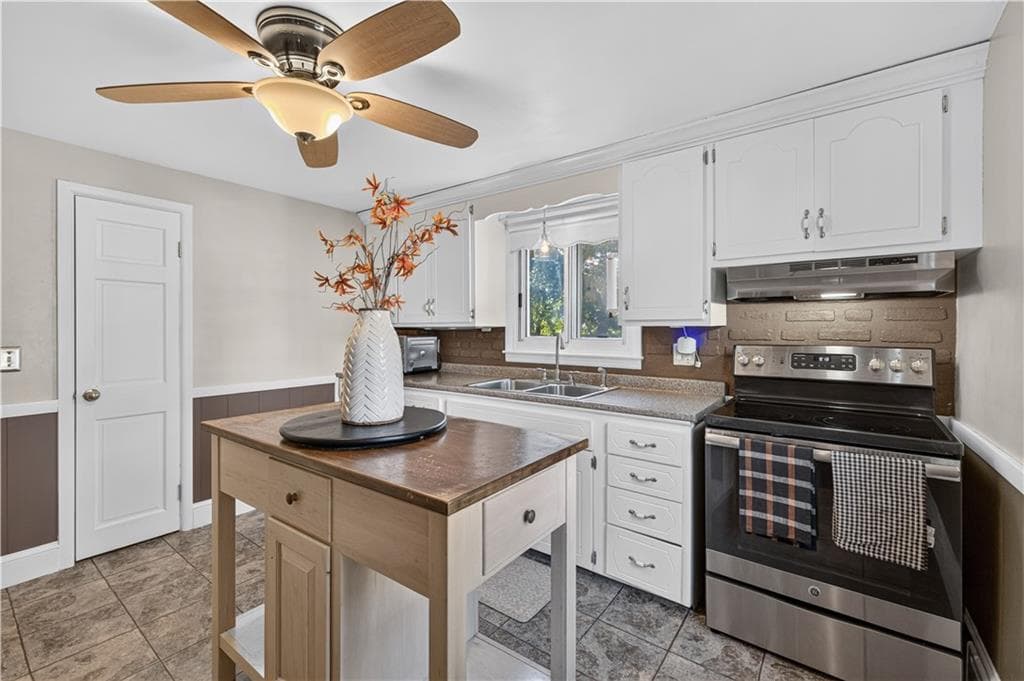 Single Family Residence at 202 Massachusetts Avenue, Warwick, photo 21 of 43