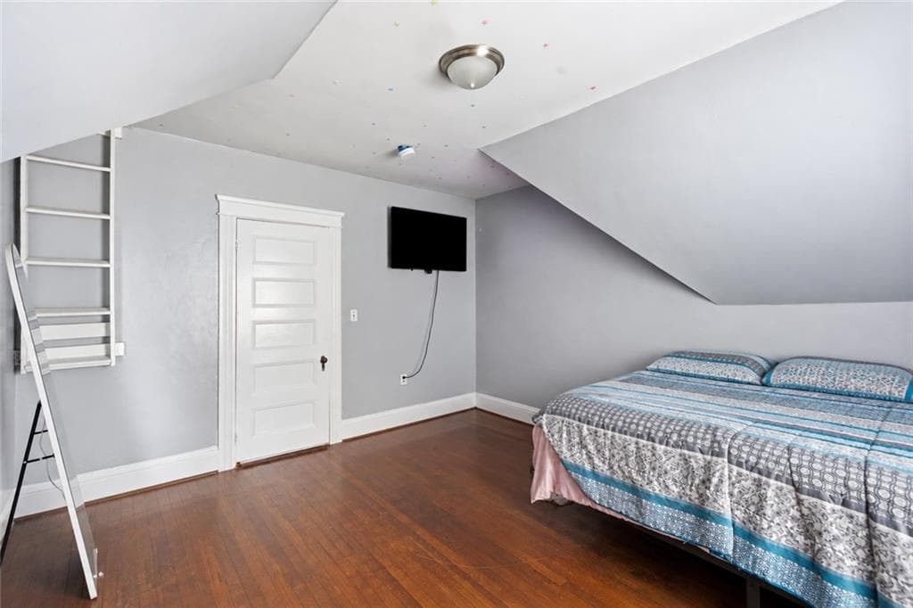 Multi Family at 20 Stanwood Street, Providence, photo 16 of 30