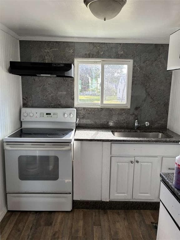 Multi Family at 226 Marshall Avenue, Cumberland, photo 8 of 17