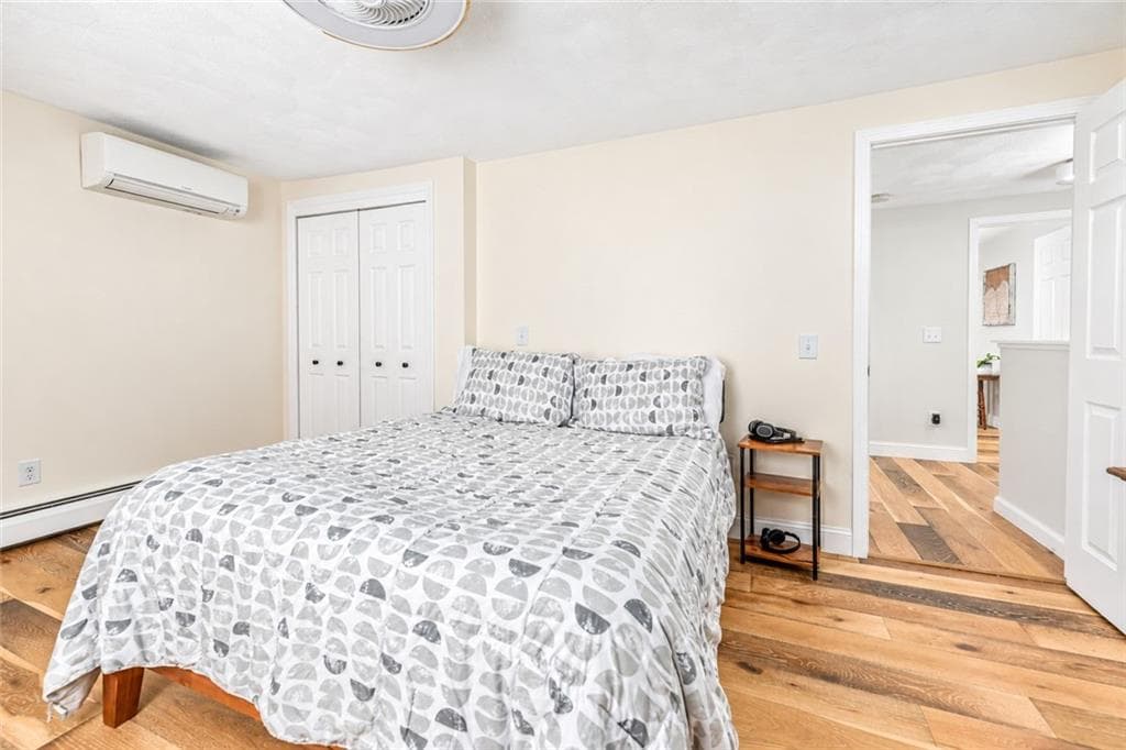 Condominium at 5 A Eagle Run, Warwick, photo 23 of 37