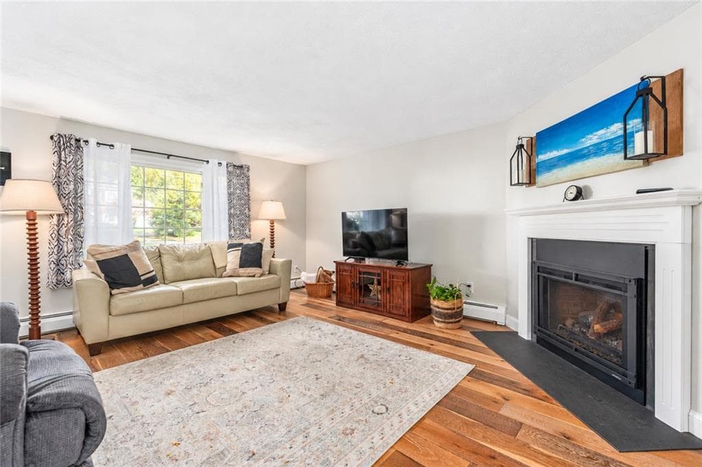 Condominium at 5 A Eagle Run, Warwick, photo 13 of 37
