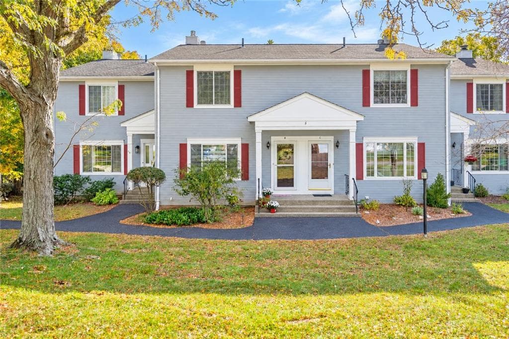 Condominium at 5 A Eagle Run, Warwick, photo 33 of 37