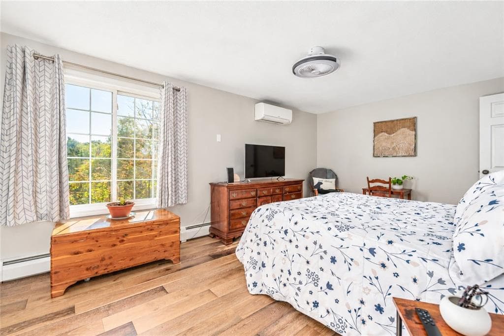 Condominium at 5 A Eagle Run, Warwick, photo 19 of 37
