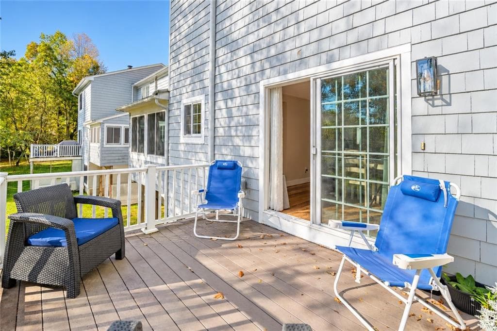 Condominium at 5 A Eagle Run, Warwick, photo 4 of 37