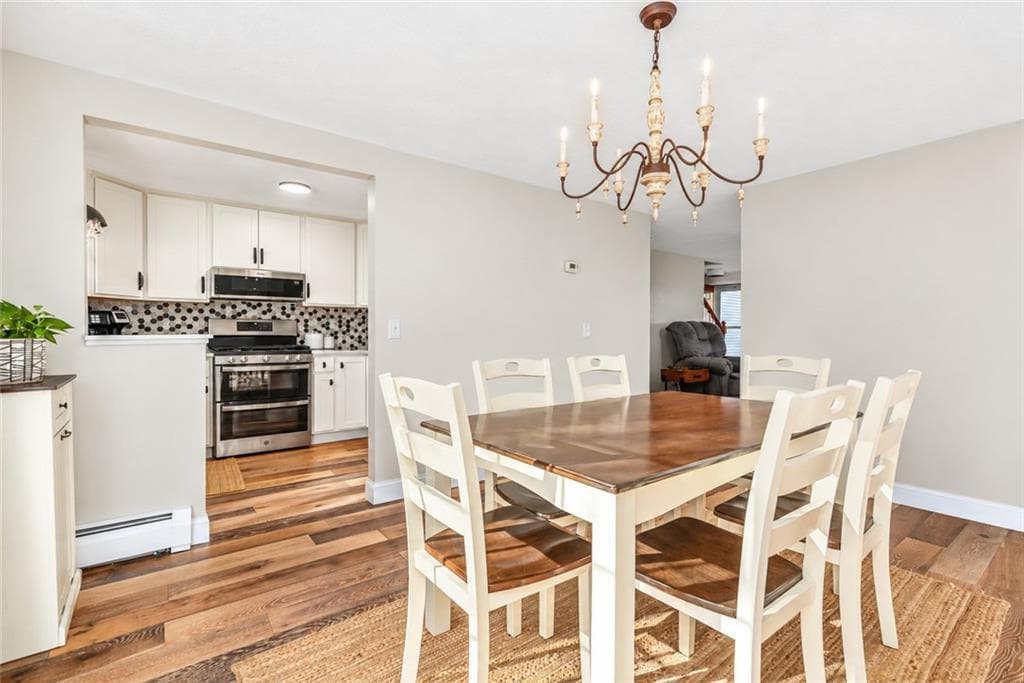 Condominium at 5 A Eagle Run, Warwick, photo 8 of 37