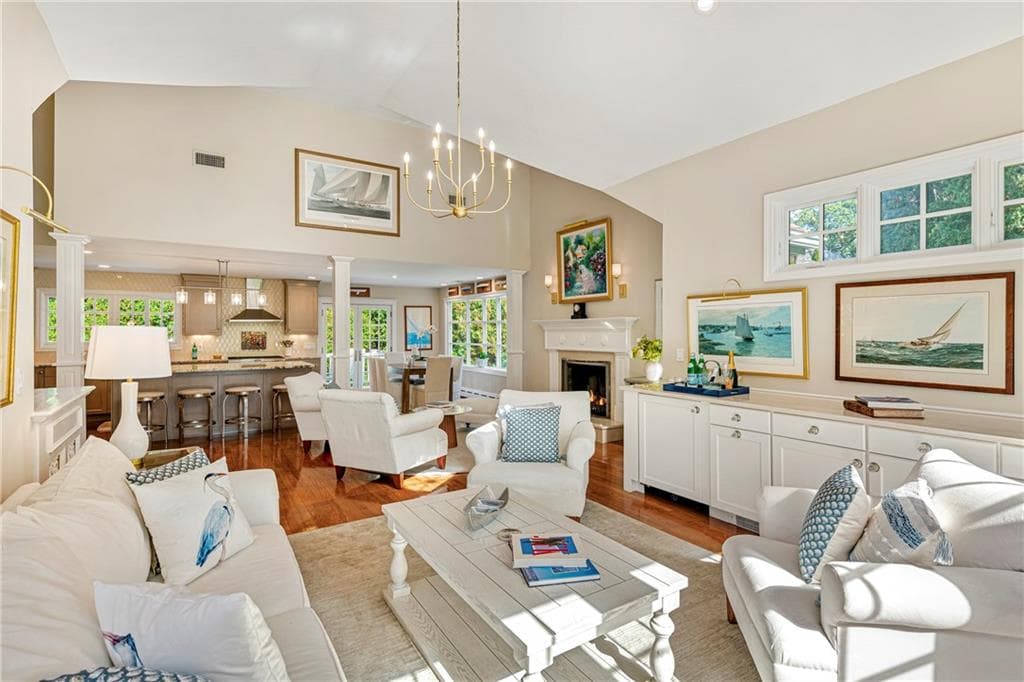 Single Family Residence at 80 Ayrault Street, Newport, photo 11 of 50
