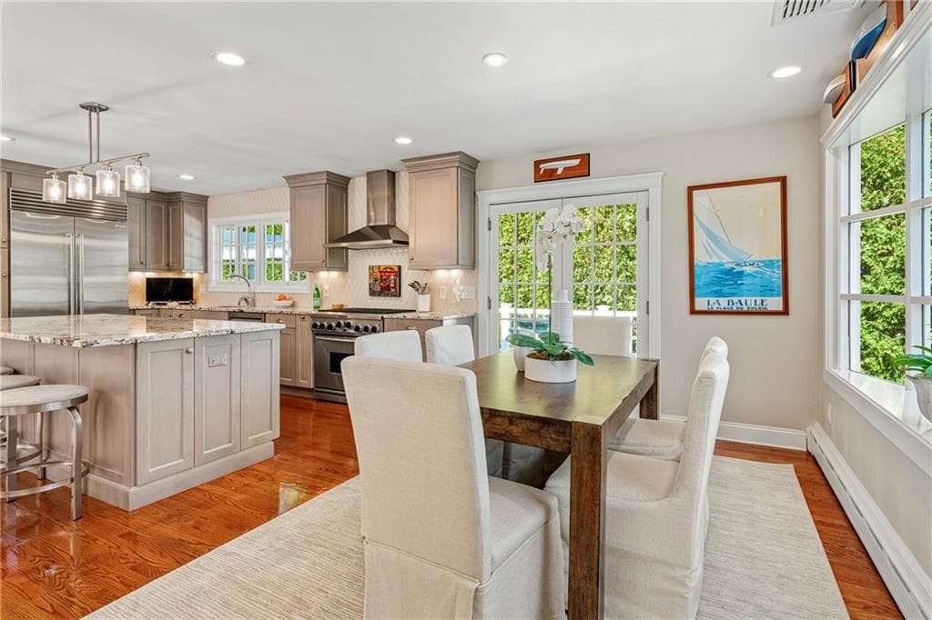 Single Family Residence at 80 Ayrault Street, Newport, photo 19 of 50