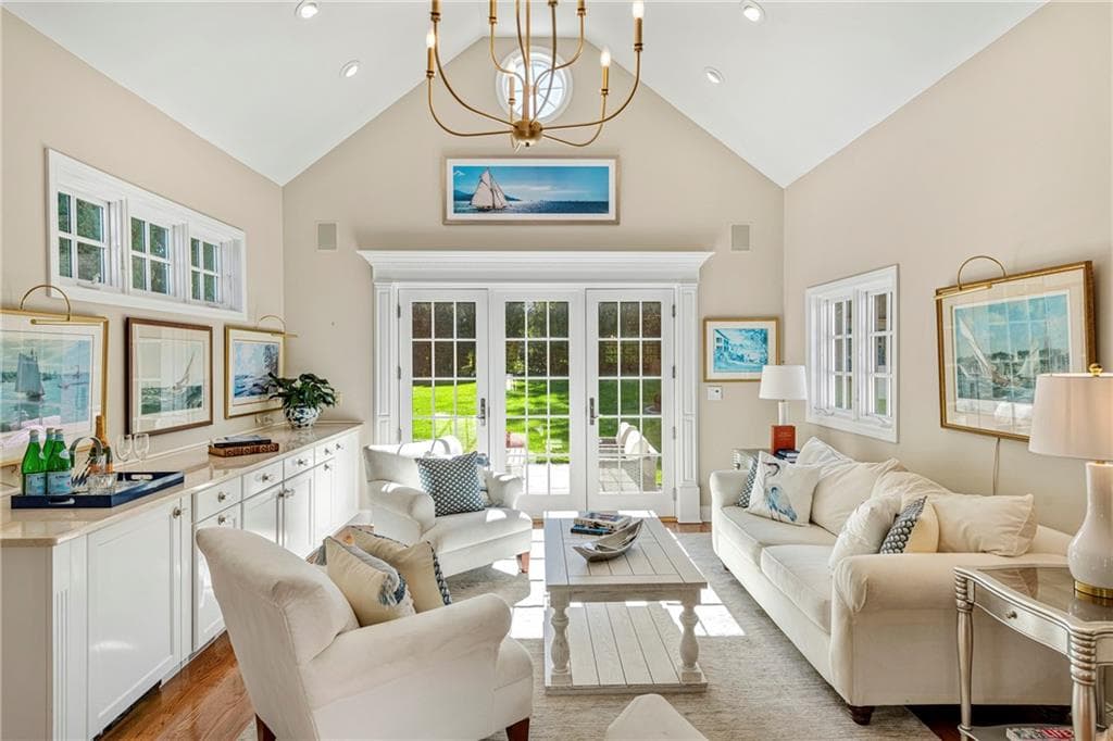 Single Family Residence at 80 Ayrault Street, Newport, photo 8 of 50