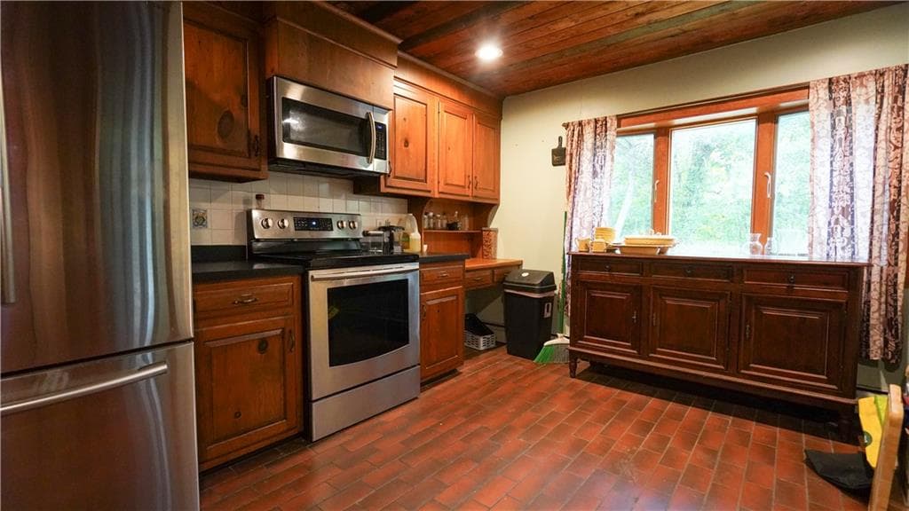 Single Family Residence at 195 Mount Hope Street, North Attleboro, photo 9 of 42