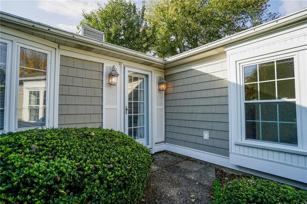 Single Family Residence at 6 Tryon Avenue, East Providence, photo 2 of 35