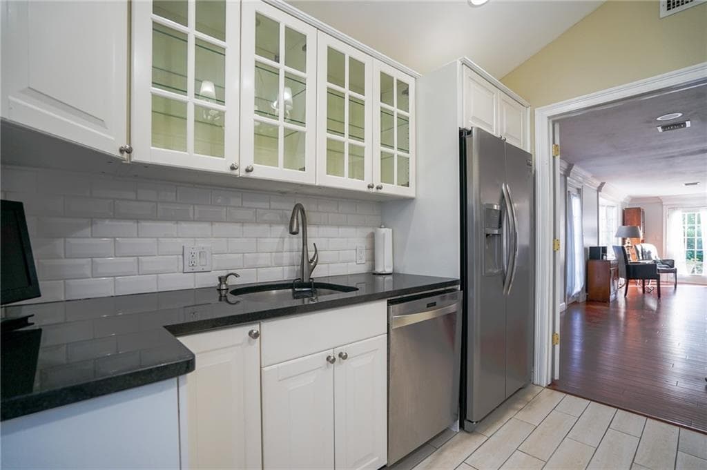 Single Family Residence at 6 Tryon Avenue, East Providence, photo 17 of 35