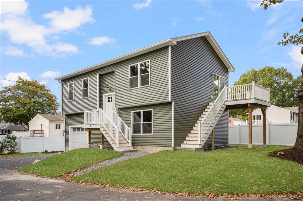 Single Family Residence at 8 North Shore Street, Warwick, photo 2 of 44