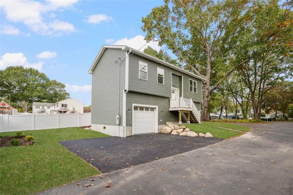 Single Family Residence at 8 North Shore Street, Warwick, photo 6 of 44