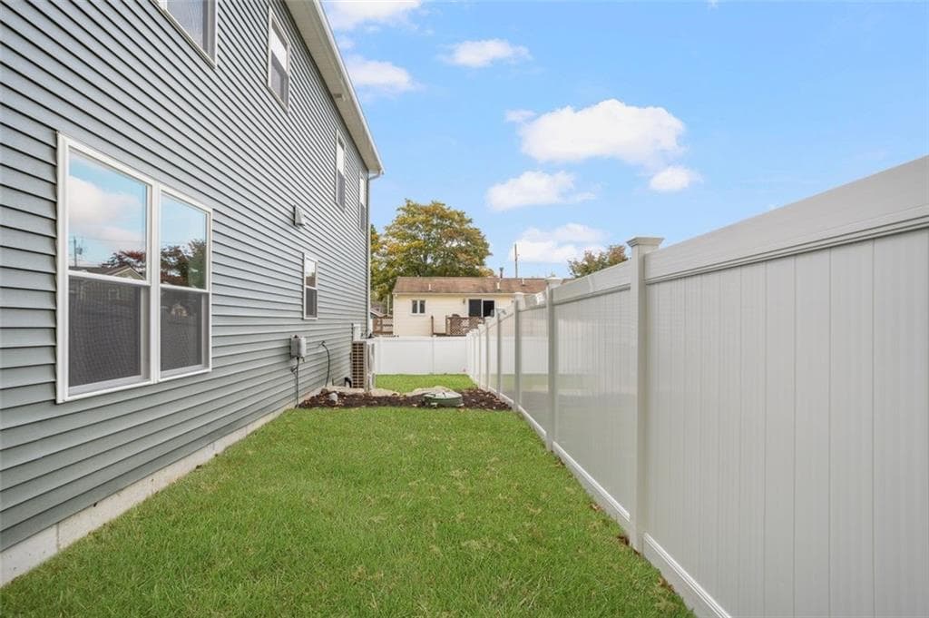 Single Family Residence at 8 North Shore Street, Warwick, photo 12 of 44
