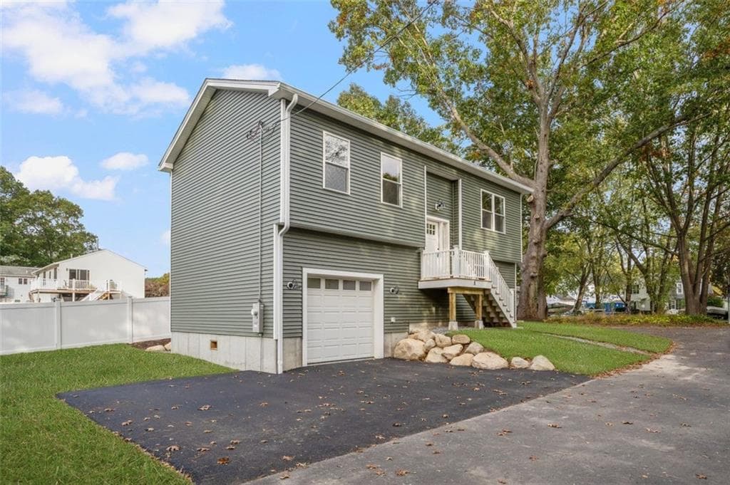 Single Family Residence at 8 North Shore Street, Warwick, photo 5 of 44