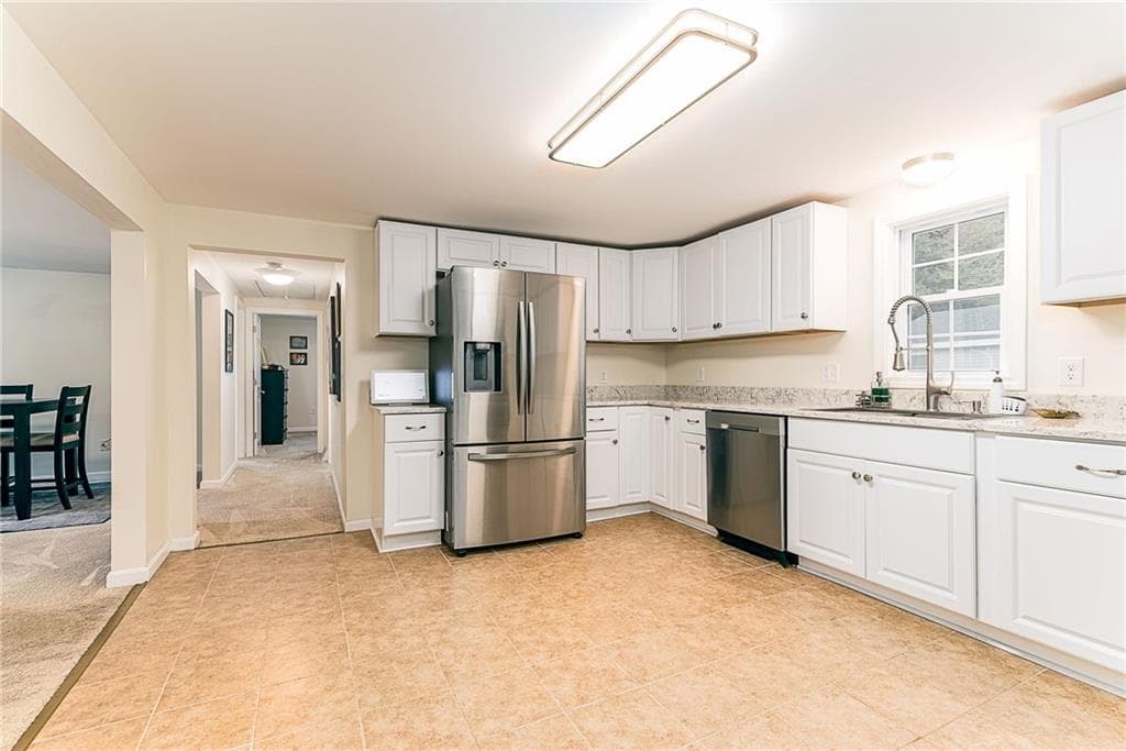 Single Family Residence at 122 Kingstown Road, Richmond, photo 9 of 25