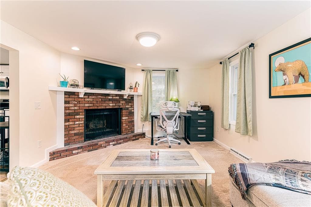 Single Family Residence at 122 Kingstown Road, Richmond, photo 15 of 25