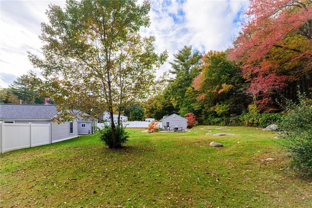Single Family Residence at 122 Kingstown Road, Richmond, photo 8 of 25