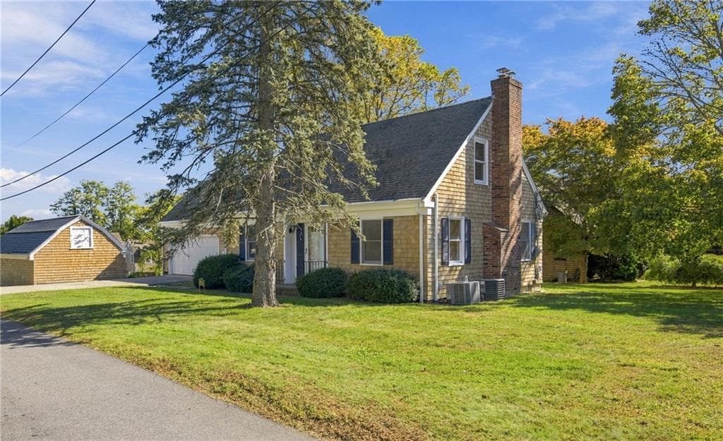 Single Family Residence at 32 Bliss Mine Road, Middletown, photo 2 of 46