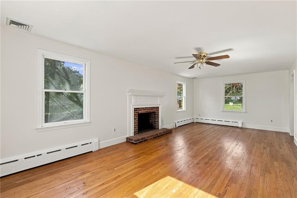 Single Family Residence at 32 Bliss Mine Road, Middletown, photo 17 of 46
