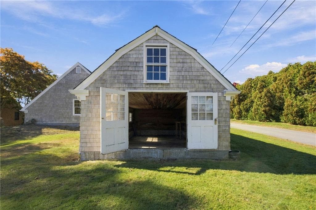 Single Family Residence at 32 Bliss Mine Road, Middletown, photo 33 of 46