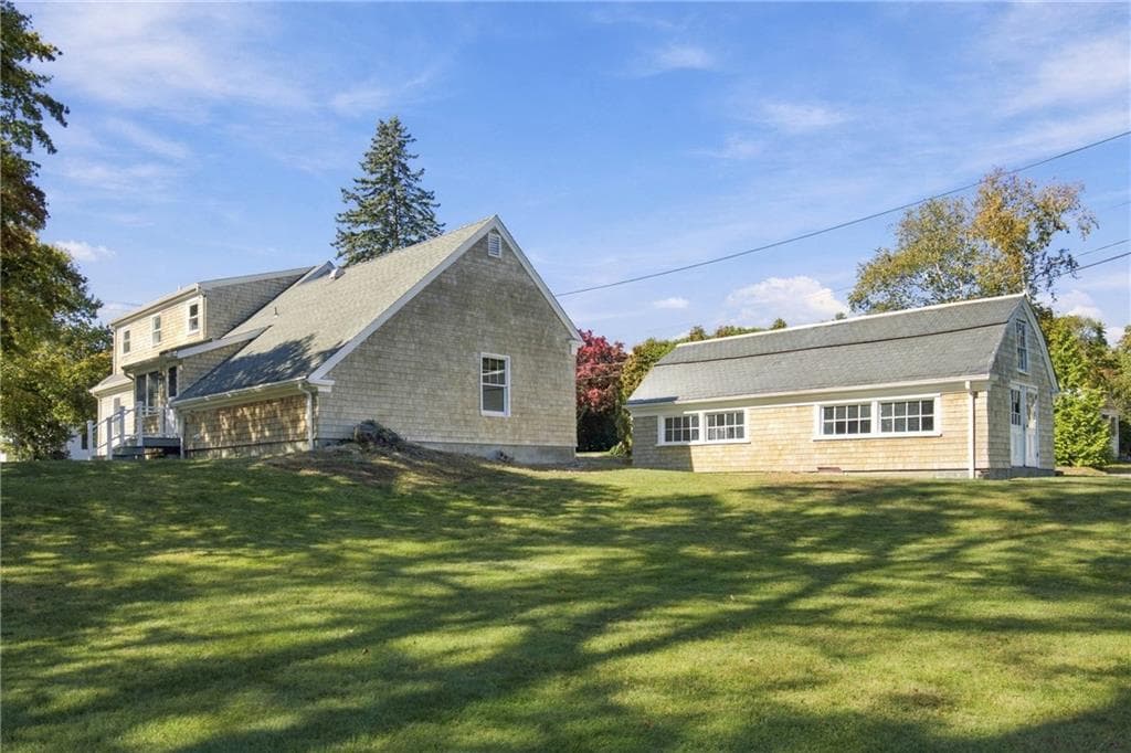 Single Family Residence at 32 Bliss Mine Road, Middletown, photo 37 of 46