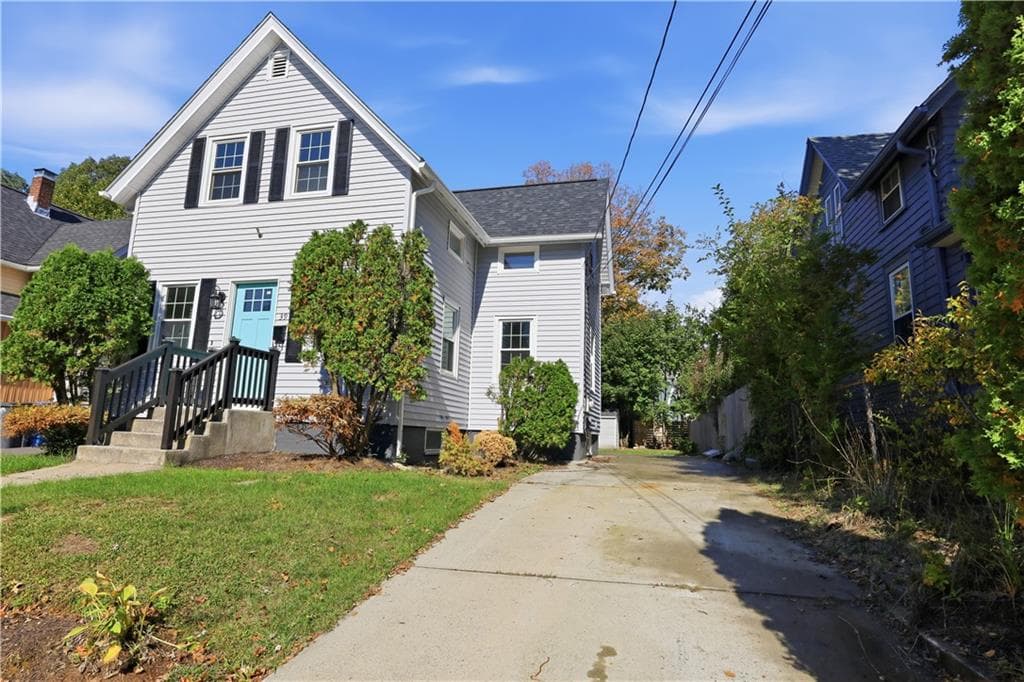 Single Family Residence at 39 Marion Avenue S, Cranston, photo 4 of 34