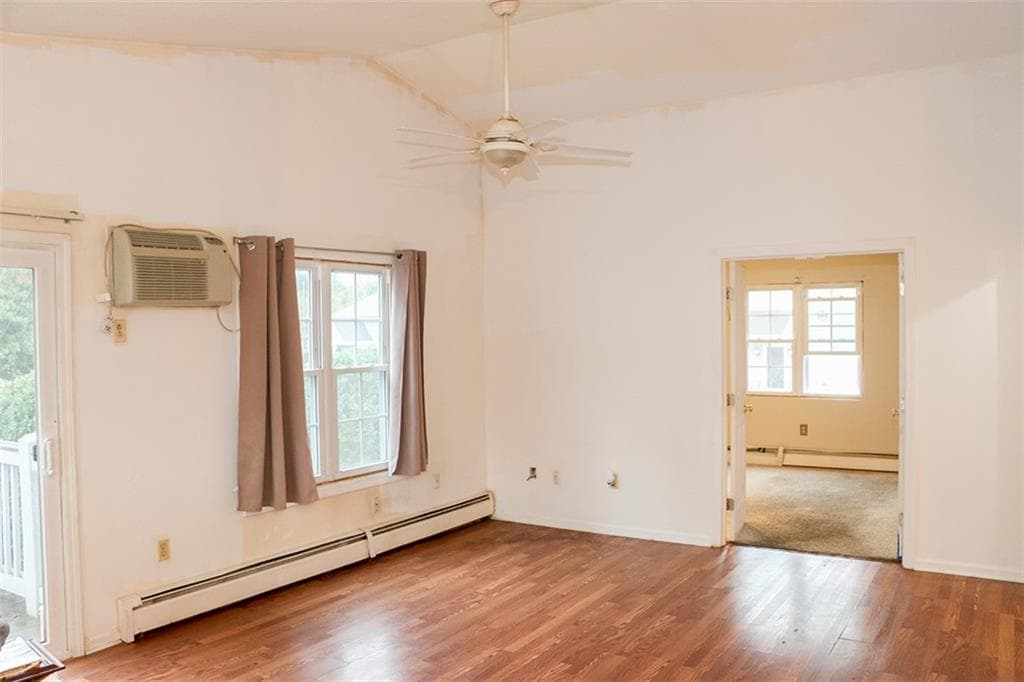 Condominium at 565 Quaker Lane UNIT 95, West Warwick, photo 6 of 15