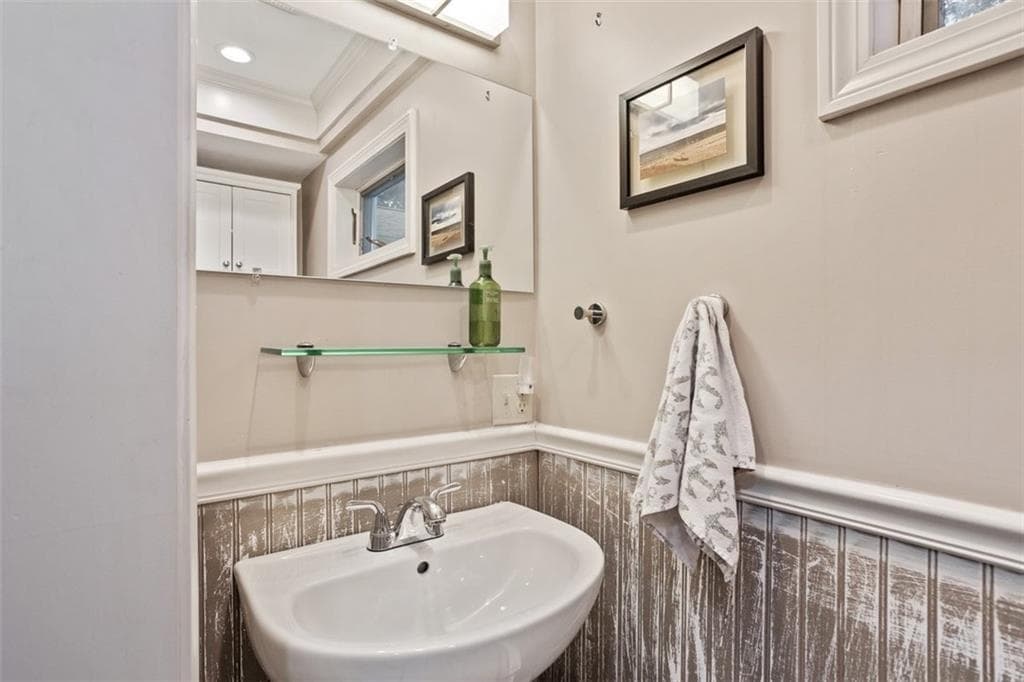 Single Family Residence at 62 Sweetfern Road, Warwick, photo 17 of 36