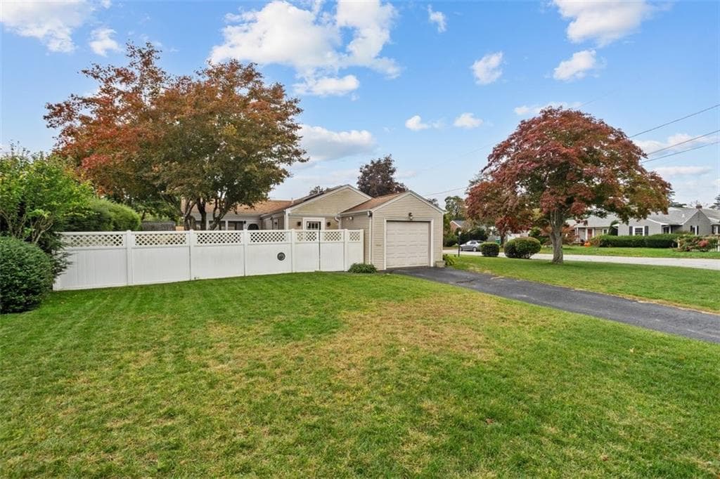 Single Family Residence at 62 Sweetfern Road, Warwick, photo 5 of 36