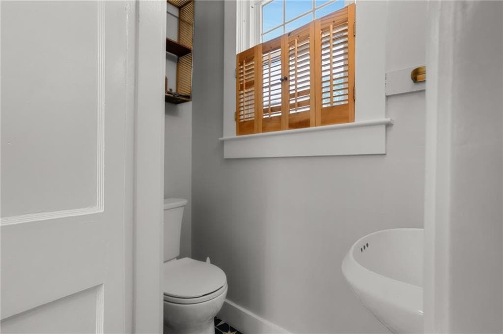 Single Family Residence at 30 Ledge Road, East Greenwich, photo 17 of 37