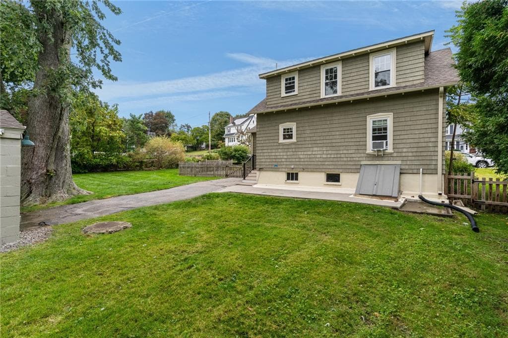 Single Family Residence at 30 Ledge Road, East Greenwich, photo 33 of 37