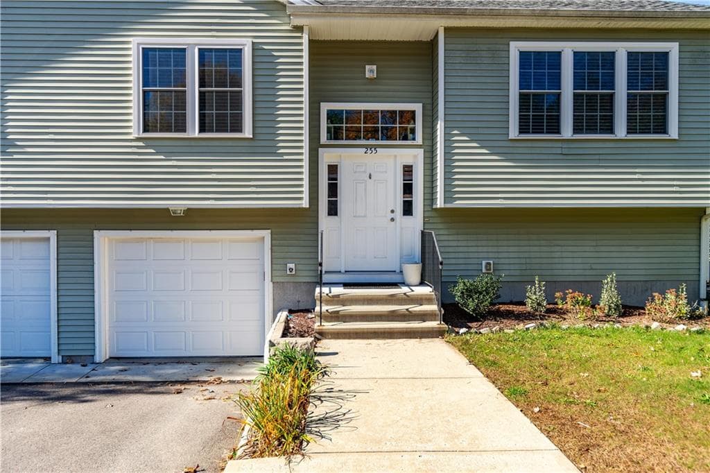 Single Family Residence at 255 Whipple Avenue, Burrillville, photo 4 of 50