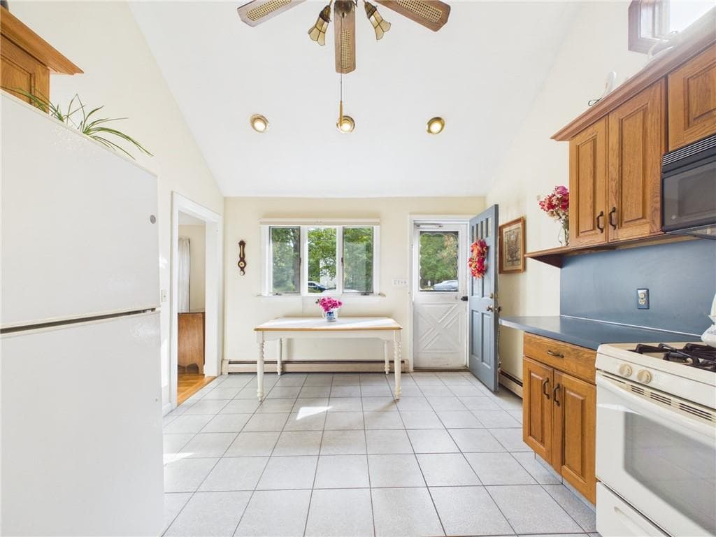 Single Family Residence at 871 East Shore Road, Jamestown, photo 6 of 34