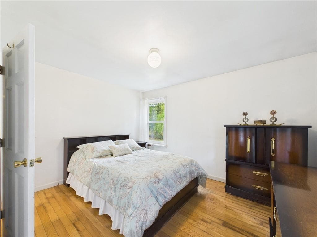Single Family Residence at 871 East Shore Road, Jamestown, photo 14 of 34