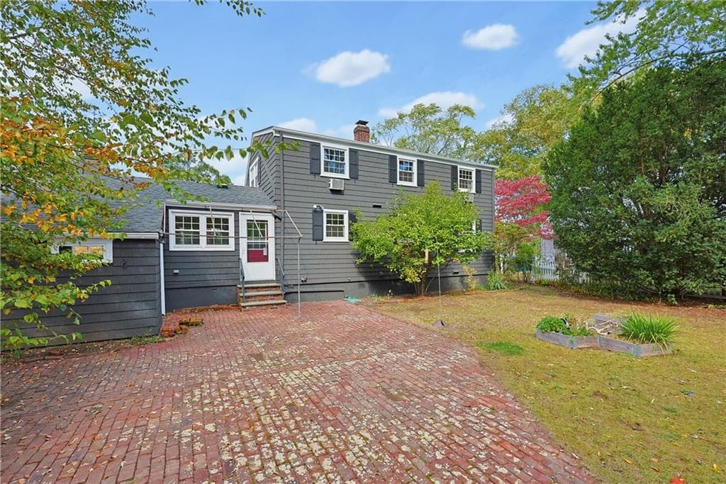 Single Family Residence at 150 Betsey Williams Drive, Warwick, photo 36 of 45