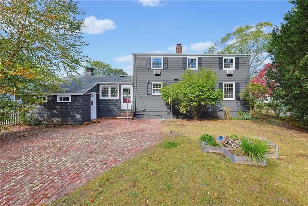 Single Family Residence at 150 Betsey Williams Drive, Warwick, photo 37 of 45