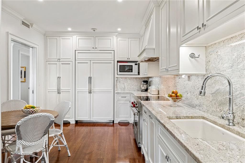 Condominium at 111 Harrison Avenue UNIT D5, Newport, photo 20 of 50