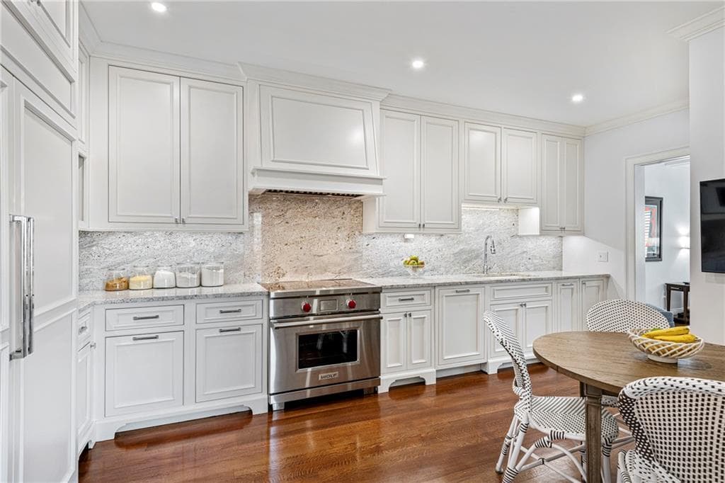 Condominium at 111 Harrison Avenue UNIT D5, Newport, photo 15 of 50
