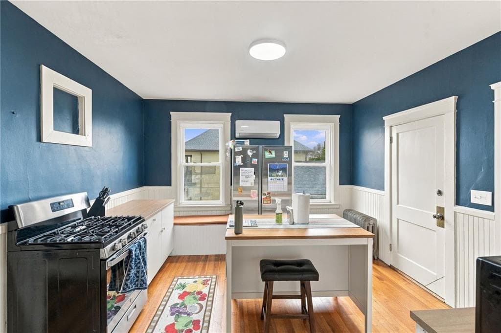 Multi Family at 580 Admiral Street, Providence, photo 4 of 50