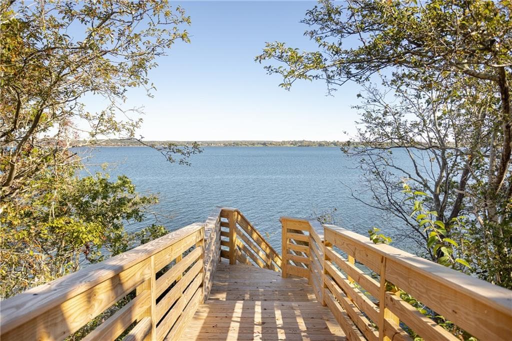 Single Family Residence at 45 Sea Spray Drive, Portsmouth, photo 7 of 50